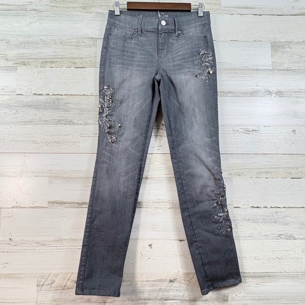White House Black Market The Slim Grey Embellished Floral Rhinestone Jeans 2‎
